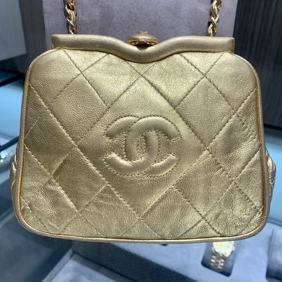 ‼️SOLD‼️Chanel Gold Vintage Beltbag Waistbag - Picture 6 of 13